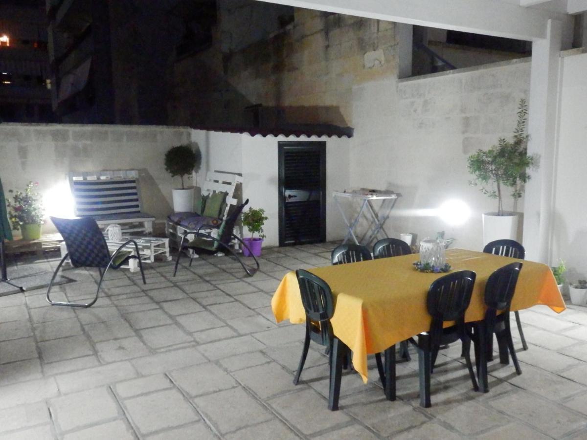 Casa Lauretta - Terrazza - Garage Wifi E Bici Gratuite Villa Lecce Exterior photo